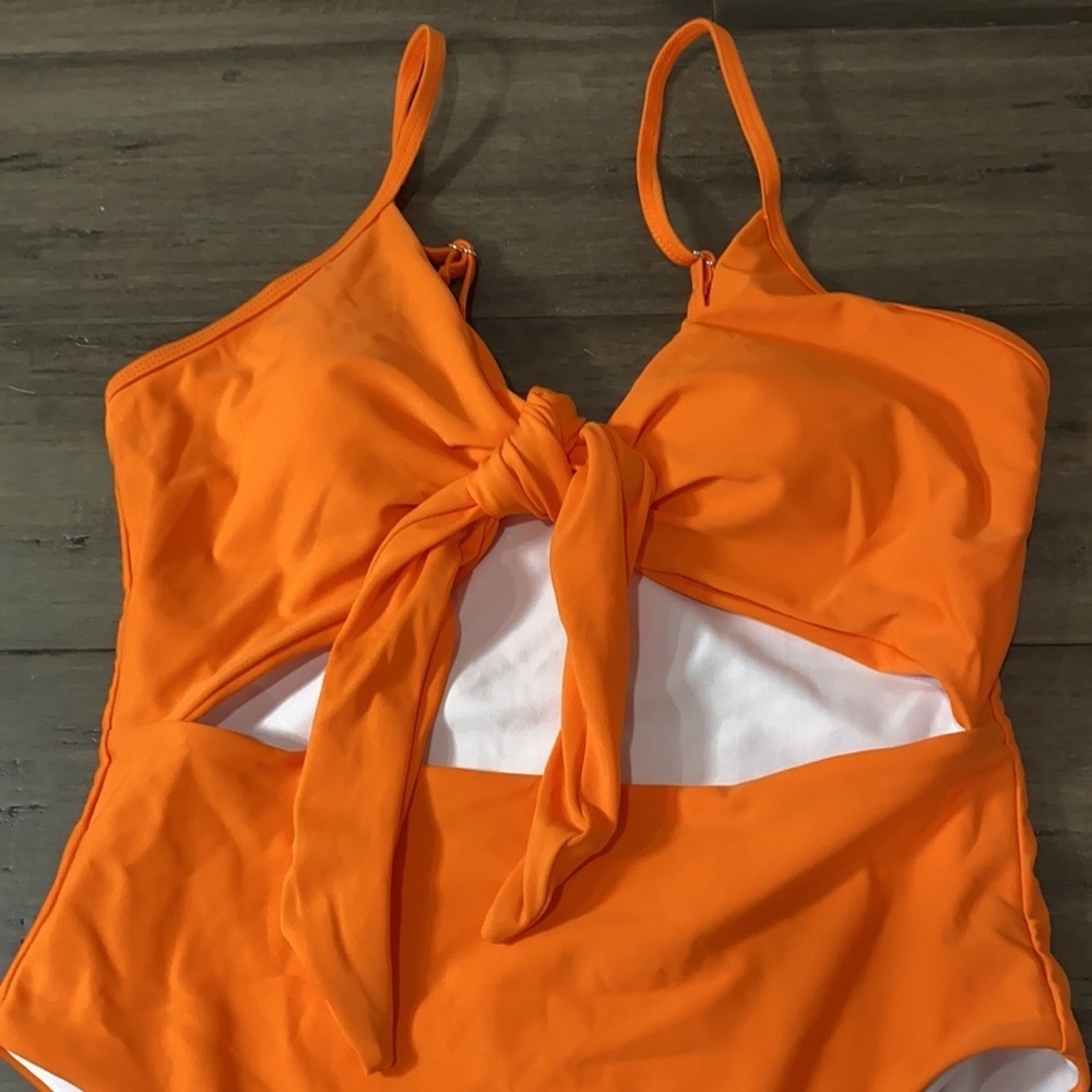 5 for $25 Shein onepiece orange swimsuit tie front cut out front - Picture 4 of 7